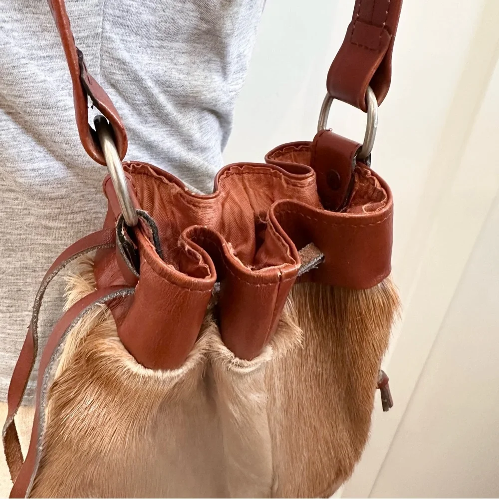 Vintage Cowhide Drawstring Leather Purse Shoulder Bag Brown Tan White Silk Lined - Picture 14 of 16